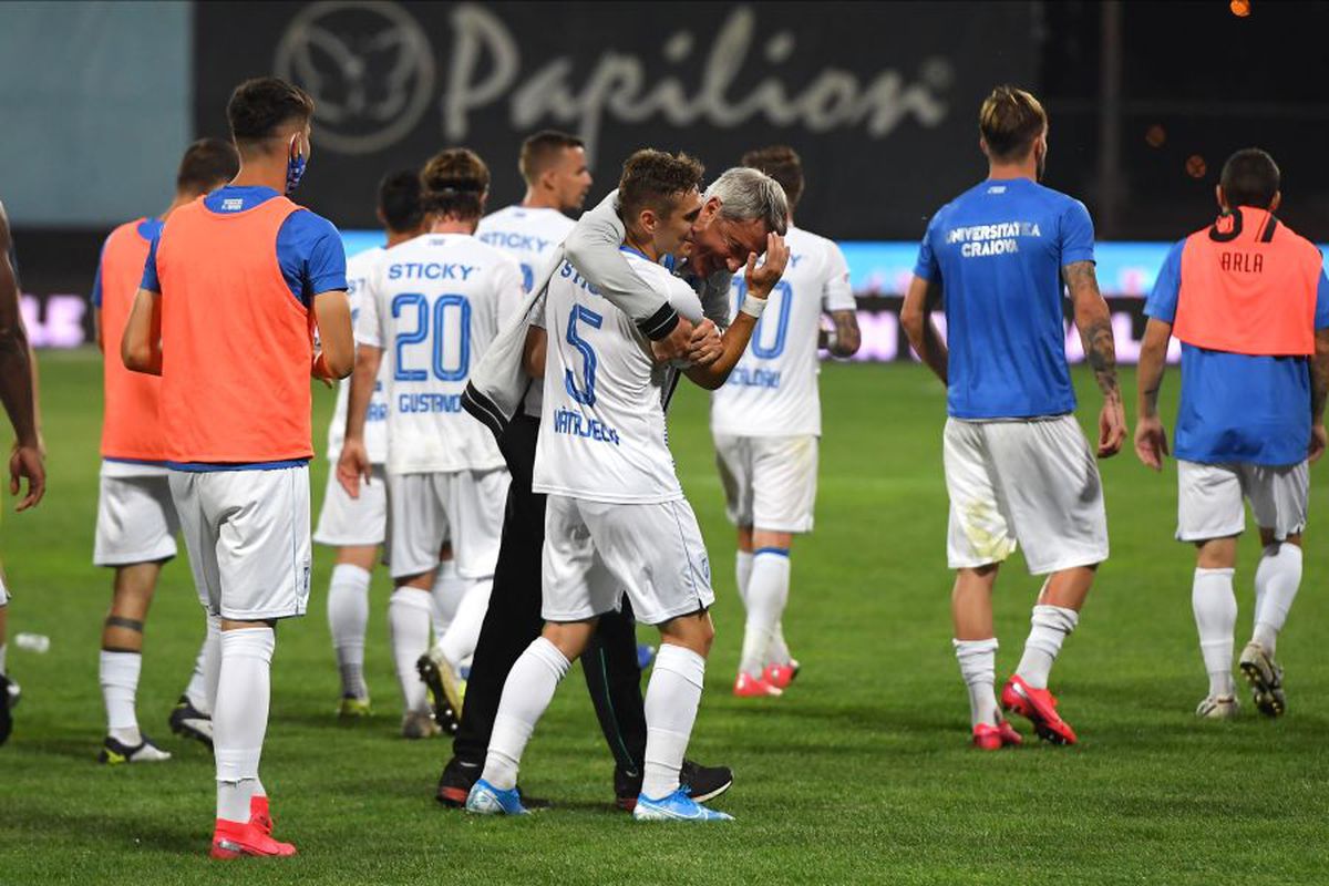 CFR CLUJ - CRAIOVA 2-3. Dan Petrescu, dezvăluiri din vestiar: „Sunt probleme interne la club! Craiova e acum favorită la titlu”