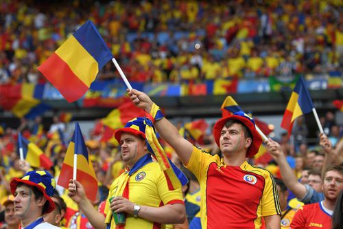 Fanii abia așteaptă revenirea pe stadioanele din România. FOTO: Guliver/Getty Images
