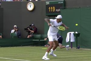 Nick Kyrgios, scandal încă din primul tur la Wimbledon: „Rasismul e în regulă, dar două dungi pe șapcă nu?!”