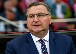 Continuă scandalul blaturilor! Selecționerul Poloniei riscă să fie demis înaintea Mondialui după o decizie șocantă!