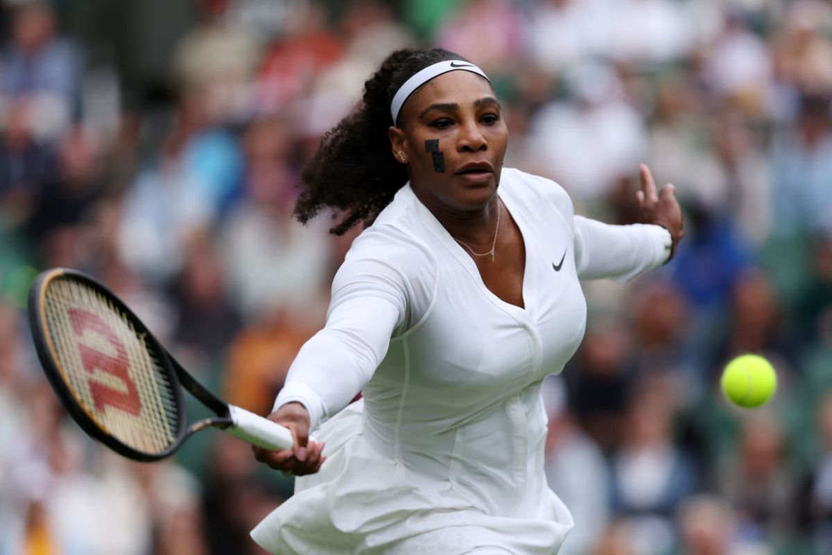 Serena Williams a fost eliminată în primul tur la Wimbledon, după un set decisiv antologic + de ce a jucat cu un bandaj pe față