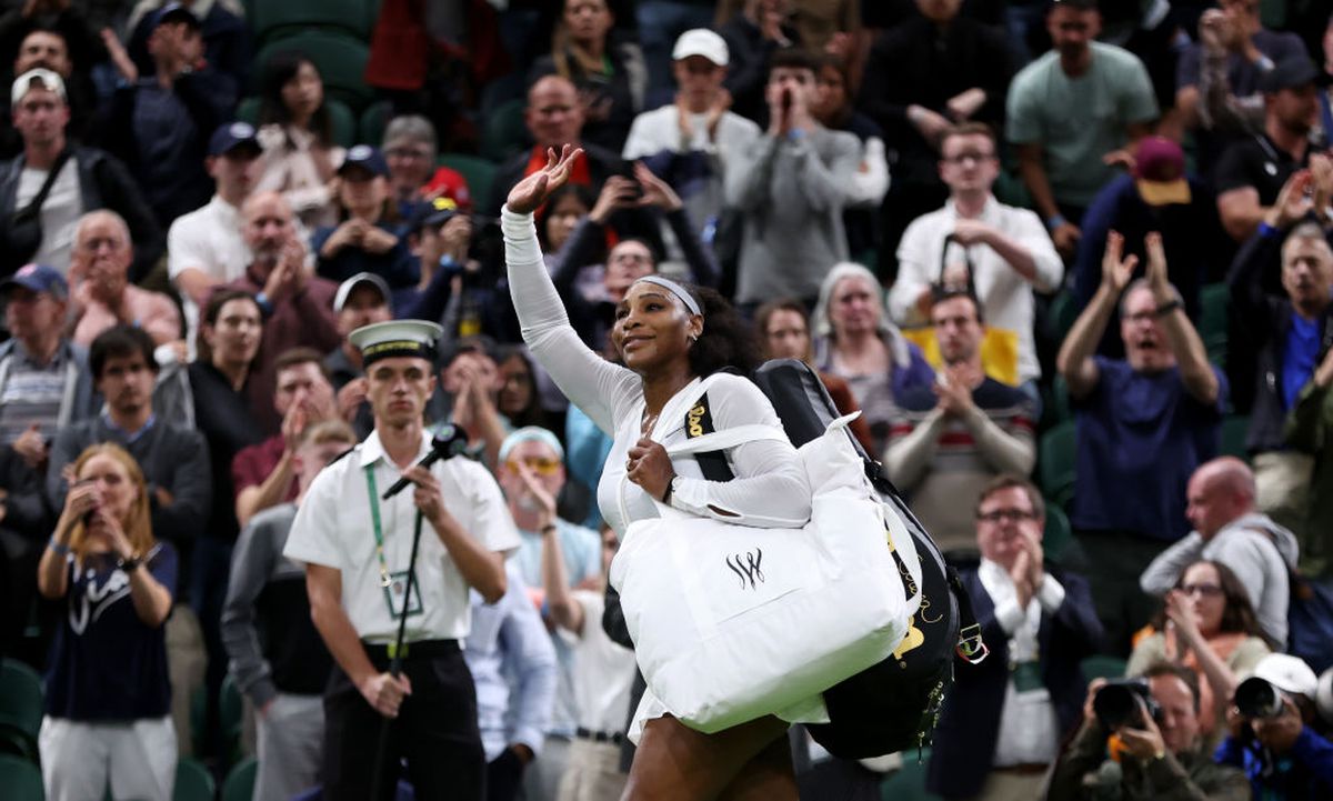 Serena Williams a fost eliminată în primul tur la Wimbledon, după un set decisiv antologic + de ce a jucat cu un bandaj pe față