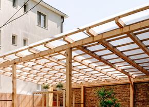 Unde poți găsi pergole retractabile moderne, practice și elegante?