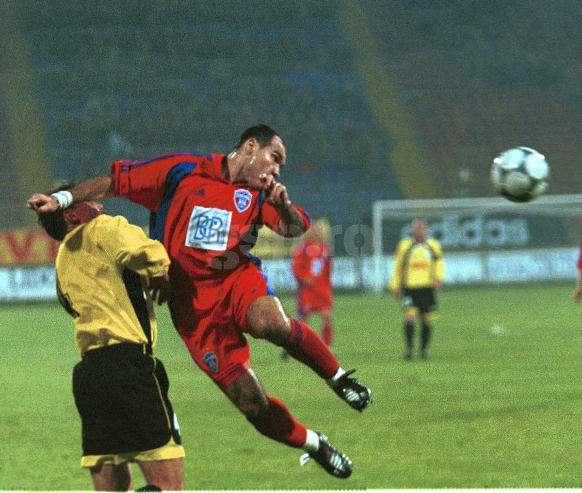 „Ai împușcat găinile cu pușca?” » Jean Vlădoiu demontează miturile după „roșul” din meciul cu Elveția, de la CM 1994: „Am fost îngenuncheat, criticat, înjurat”