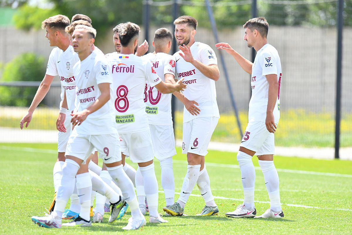 Rapid smulge o remiză în primul amical din Slovacia » Golul marcat în minutul 90 l-a făcut pe Mutu să aplaude. Faze VIDEO de la reporterii GSP