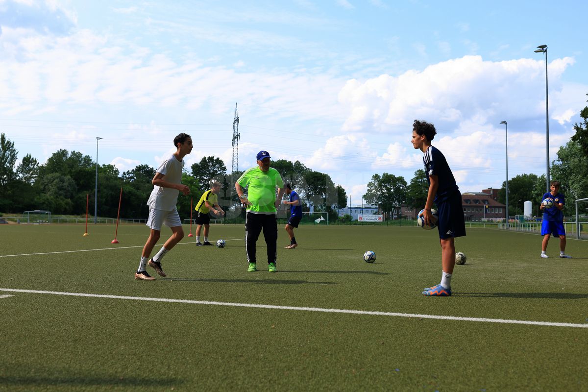 „Generația actuală e terminată, luați-vă gândul de la ea!” » În interviul pentru GSP, Marcel Răducanu cere o revoluție în fotbalul românesc: „Toți dați afară!”