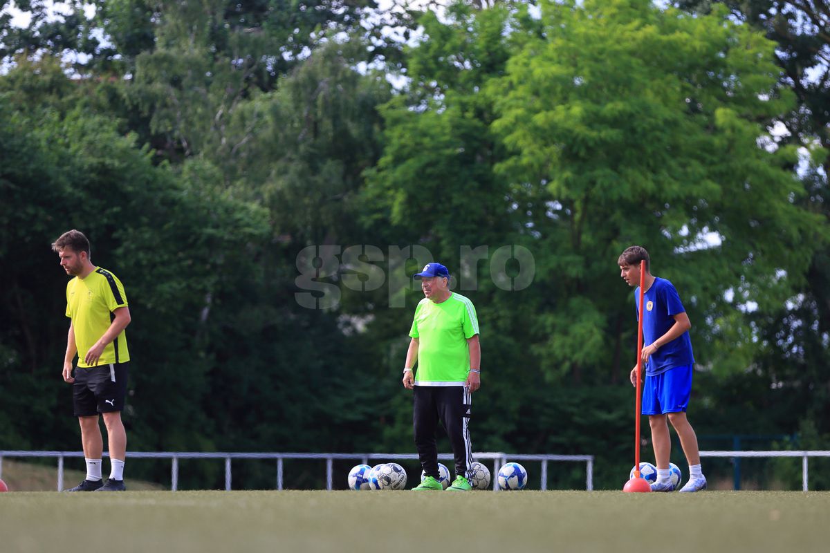„Generația actuală e terminată, luați-vă gândul de la ea!” » În interviul pentru GSP, Marcel Răducanu cere o revoluție în fotbalul românesc: „Toți dați afară!”