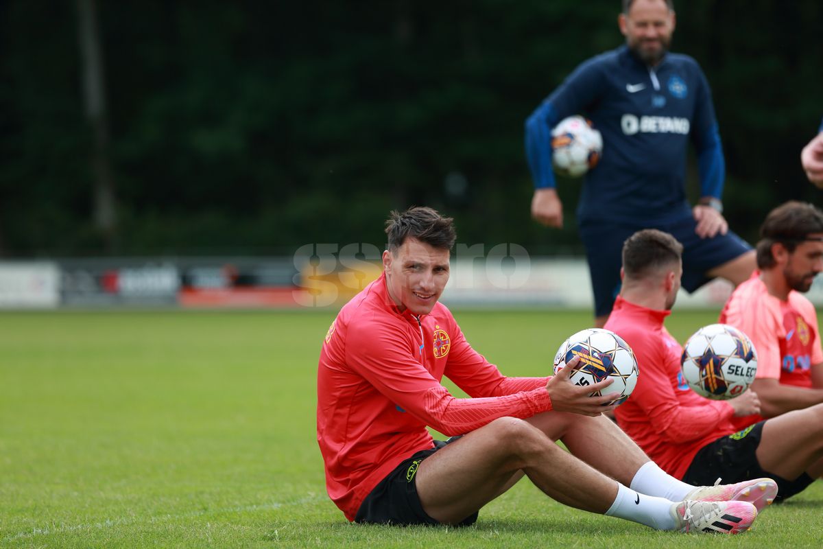 Una caldă, alta rece pentru FCSB: a ajuns Mihai Pintilii, dar întârzie Siyabonga Ngezana » Noua problemă care-l împiedică pe sud-african să se alăture bucureștenilor