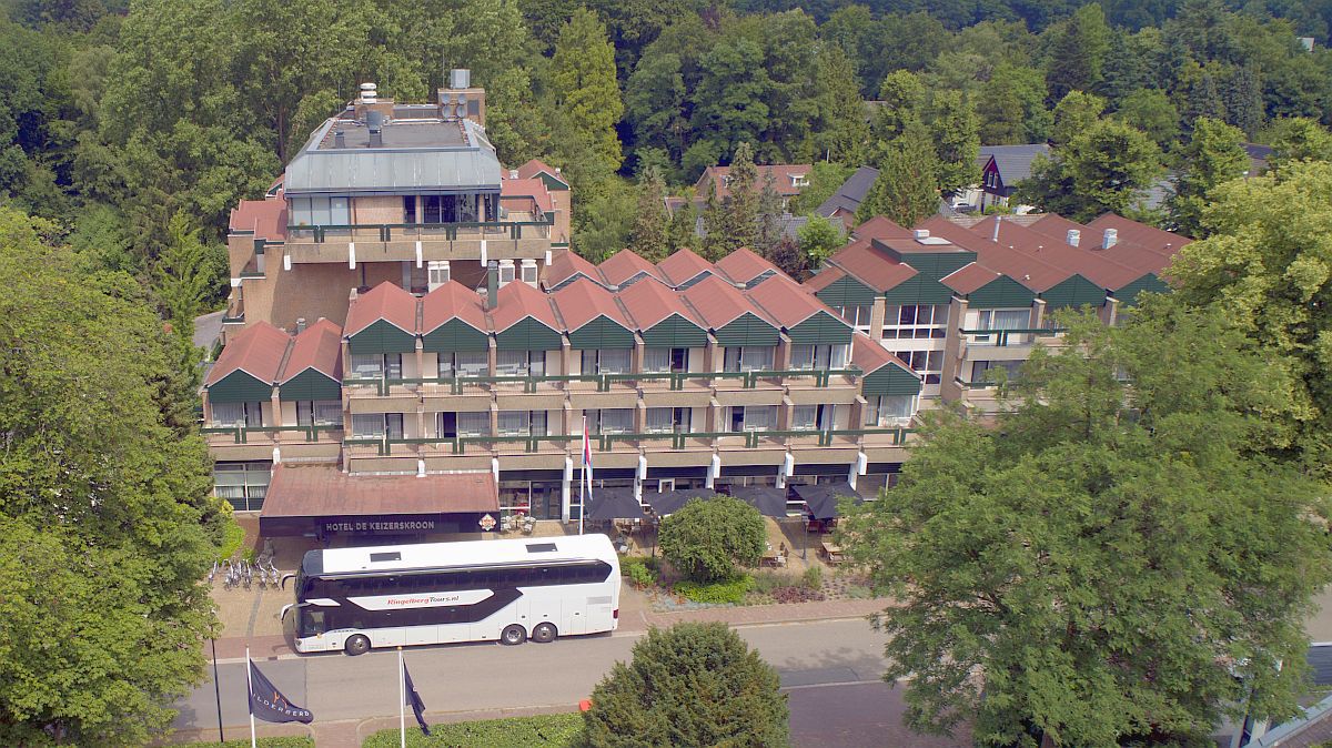 Se pregătesc în Paradisul Verde » Ce au găsit jucătorii de la FCSB în Apeldoorn: imagini spectaculoase filmate din dronă de GSP