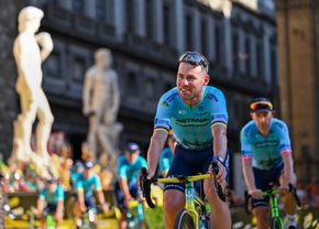 START în Turul Franței, o cursă mamut de aproape 3500km, care pleacă din Florența! Cine sunt favoriții și o întrebare istorică: trece Mark Cavendish de Eddy Merckx?