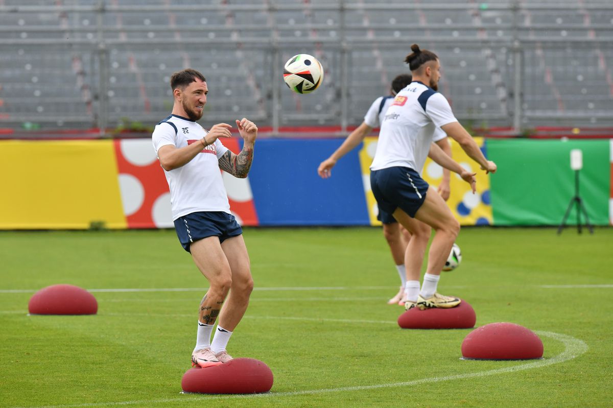 Ce melodie i se potrivește echipei naționale? Bogdan Racovițan a dat răspunsul: „Mare e lumea”