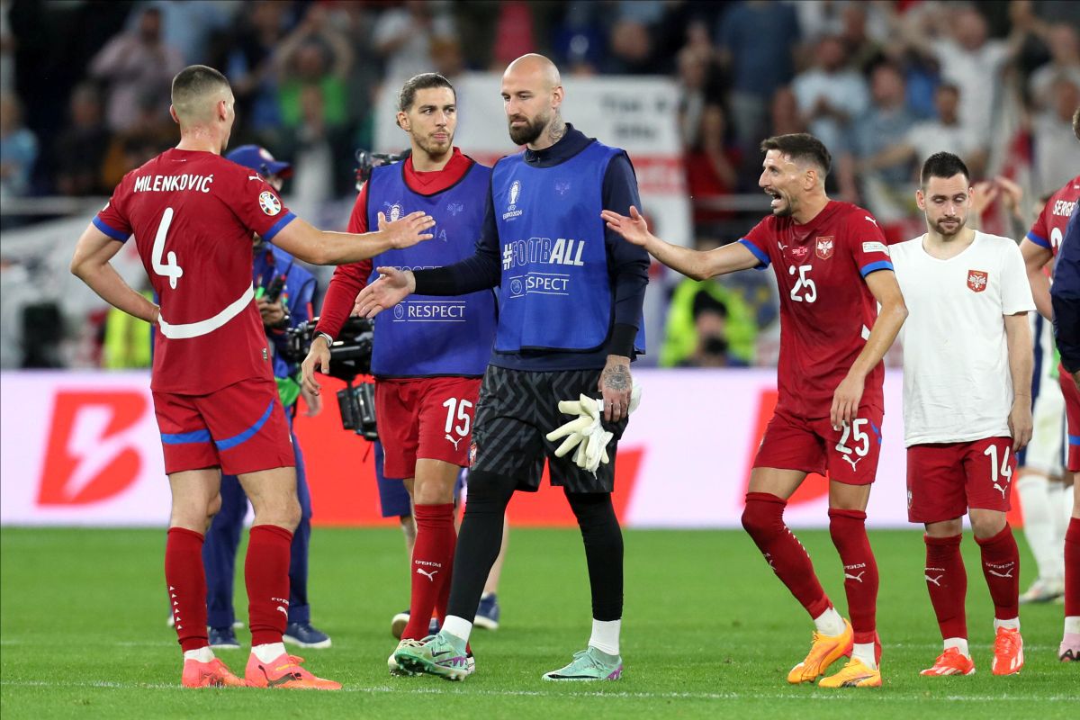 Încă un motiv de scandal național! Portarul de la Euro a ieșit în club și a sărit la bătaie cu un suporter