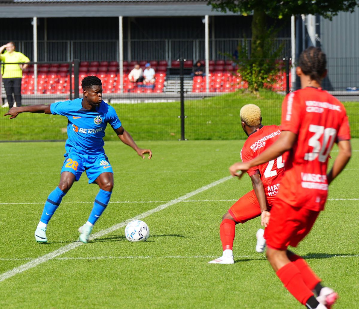 FCSB, victorie în amicalul cu Almere City