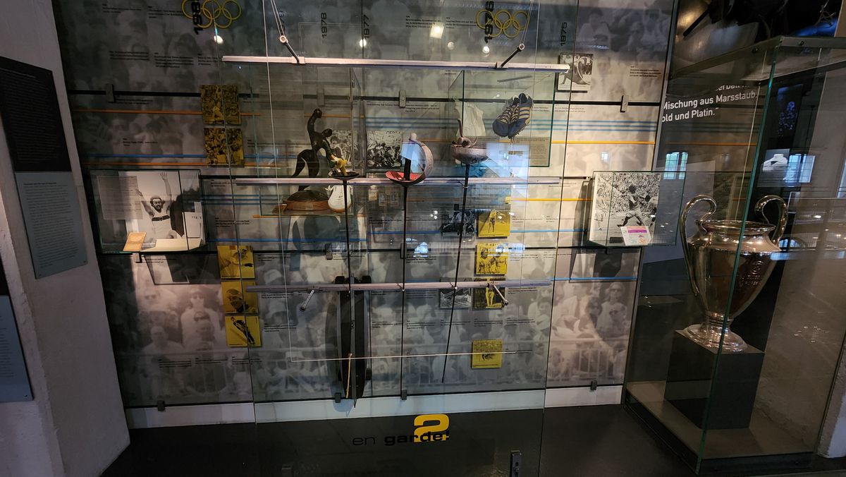 Vizită la Muzeul Jocurilor Olimpice » Își întâmpină vizitatorii cu un exponat spectaculos