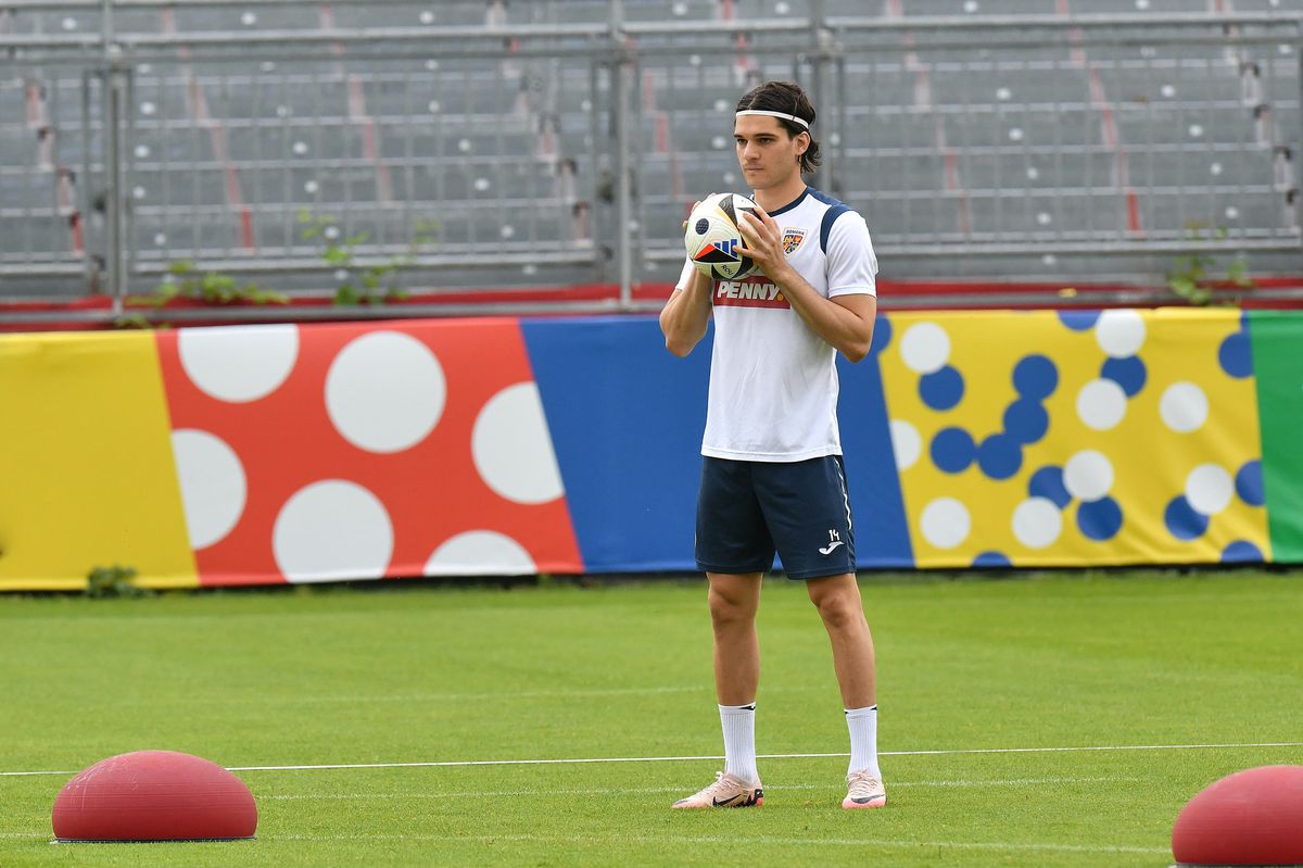 Ce melodie i se potrivește echipei naționale? Bogdan Racovițan a dat răspunsul: „Mare e lumea”