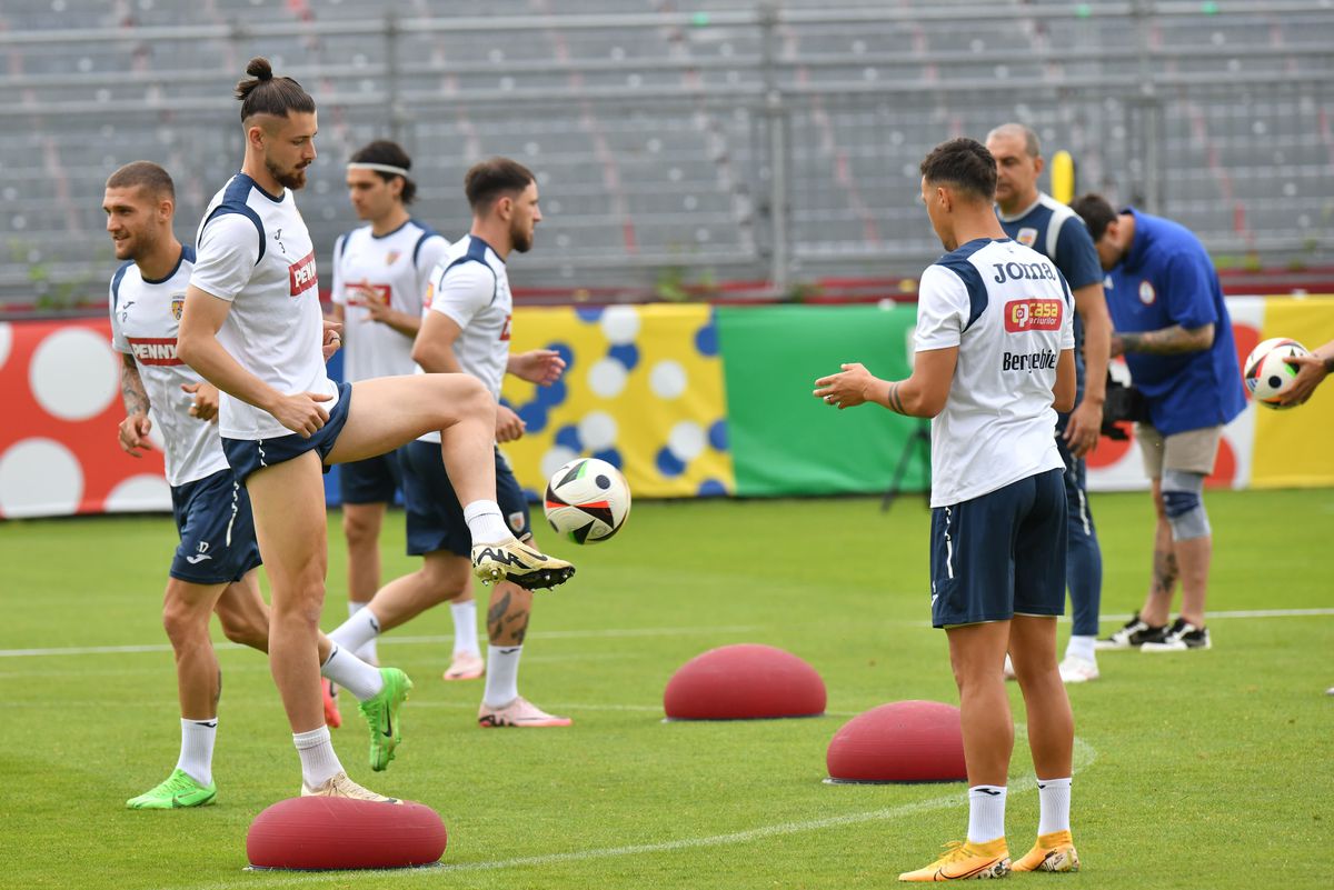 Ce melodie i se potrivește echipei naționale? Bogdan Racovițan a dat răspunsul: „Mare e lumea”