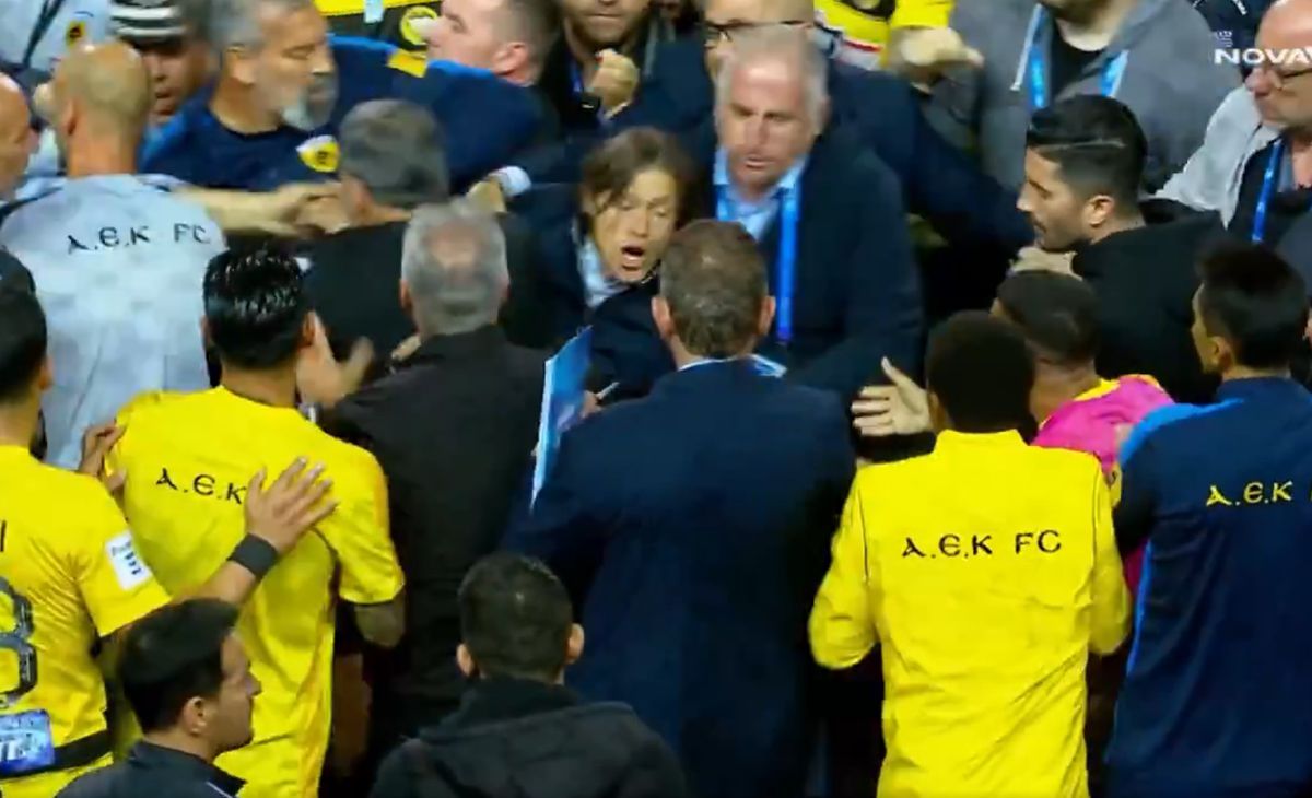 Matias Almeyda, noul antrenor al lui FC Sevilla, un personaj temperamental, care a fost implicat în scandalul dintr-un derby între PAOK și AEK Atena