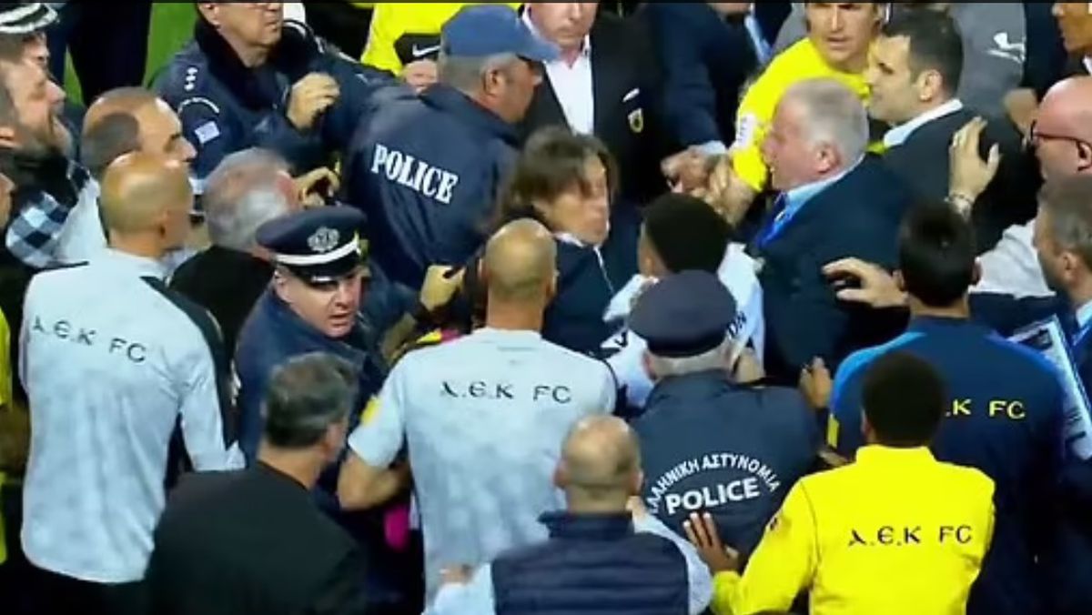 Matias Almeyda, noul antrenor al lui FC Sevilla, un personaj temperamental, care a fost implicat în scandalul dintr-un derby între PAOK și AEK Atena