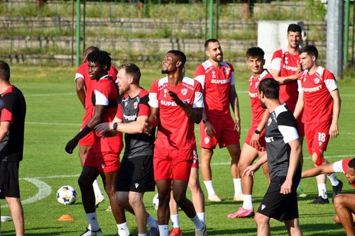 LIVE ORA 17:00 Dinamo - Motor Lublin, primul amical pentru „câini” în Polonia: ce formulă de start pregătește Zeljko Kopic
