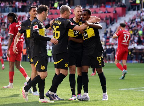 FOTO E gata! Chelsea a câștigat bătălia cu Bayern pentru perla lui Dortmund