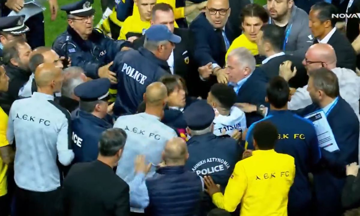 Matias Almeyda, noul antrenor al lui FC Sevilla, un personaj temperamental, care a fost implicat în scandalul dintr-un derby între PAOK și AEK Atena