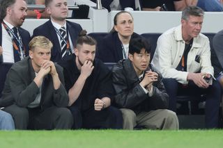 Omul care cunoaște din interior Tottenham anunță: „Radu Drăgușin probabil a discutat cu managerul despre viitorul său. Îmi imaginez că e frustrat”