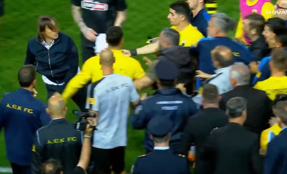 Matias Almeyda, noul antrenor al lui FC Sevilla, un personaj temperamental, care a fost implicat în scandalul dintr-un derby între PAOK și AEK Atena