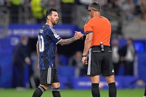 Fabulos ce a reușit Lionel Messi chiar sub ochii lui Istvan Kovacs