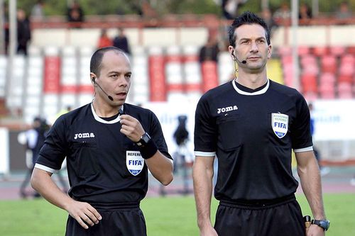 Marius Avram și Mikloş Nagy la un meci jucat pe stadionul Dinamo FOTO sportpictures.eu