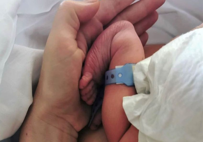 Prima fotografie postată de Agnieszka Radwanska după naștere, în care se vede piciorușul lui Jakub Foto Instagram