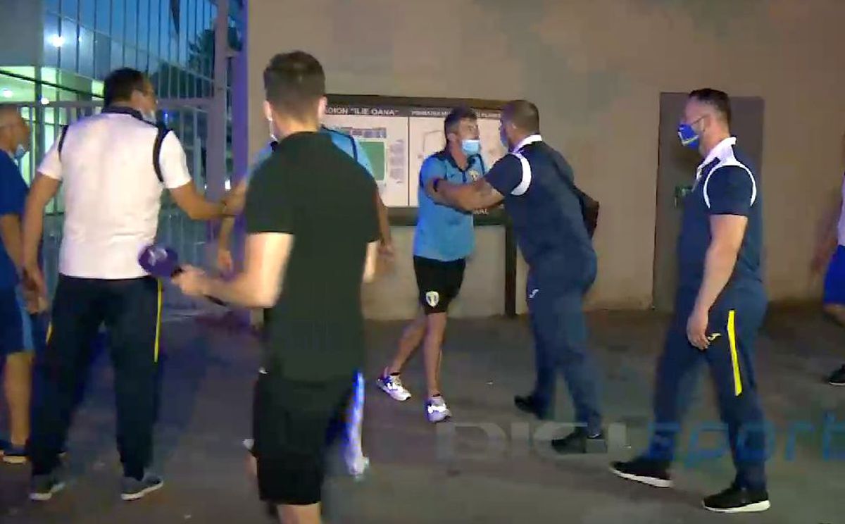 Petrolul - Argeș 1-2. FOTO Laurențiu Marinescu, aproape de bătaie cu fanii ploieșteni! Ce s-a întâmplat imediat după meci