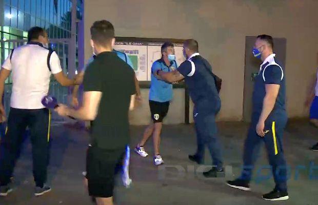 Petrolul - Argeș 1-2. FOTO Laurențiu Marinescu, aproape de bătaie cu fanii ploieșteni! Ce s-a întâmplat imediat după meci