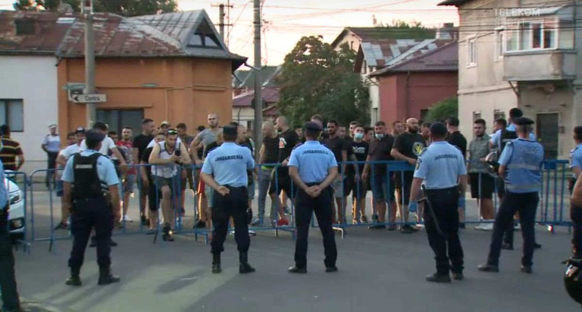 Petrolul - Argeș 1-2. FOTO Laurențiu Marinescu, aproape de bătaie cu fanii ploieșteni! Ce s-a întâmplat imediat după meci