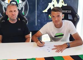 Un tânăr fotbalist român, transferat în Italia » Contract pe 3 ani