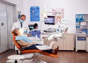 Ce trebuie să știi înainte să optezi pentru un implant dentar