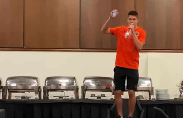 „Botezul” lui Rareș Ilie la Nice » Ce piesă românească a cântat în fața colegilor