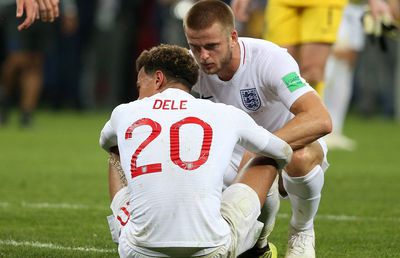 În lacrimi pentru starul din Premier League care a dezvăluit că a fost abuzat sexual: „Aș fi putut să fac mai mult pentru el”