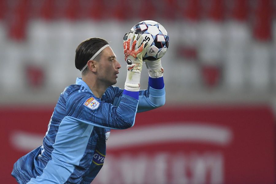 A plecat după un meci de la echipa din Superliga și negociază cu Dinamo: „Mă bat la play-off!” » Are 3 trofee în CV