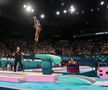 Simone Biles, în timpul calificărilor de gimnastică de la JO