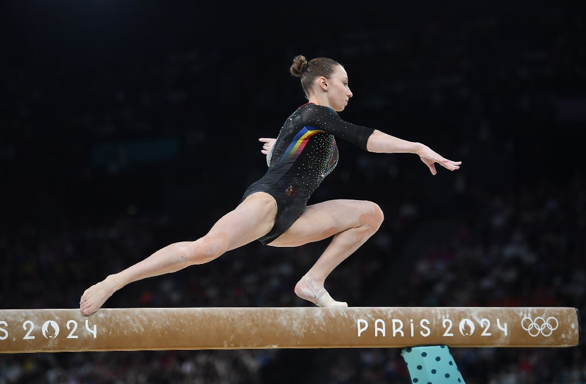 „Le promitem românilor că în finală va fi și mai bine!” » Sabrina Maneca-Voinea, declarații după calificări + Ce au spus gimnastele care au greșit la paralele