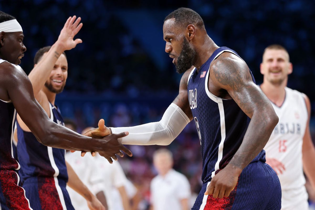 Dream Team-ul american a început în forță drumul către aurul olimpic » Serbia lui Jokic n-a avut nicio șansă: Kevin Durant, pe modul „lunetist”