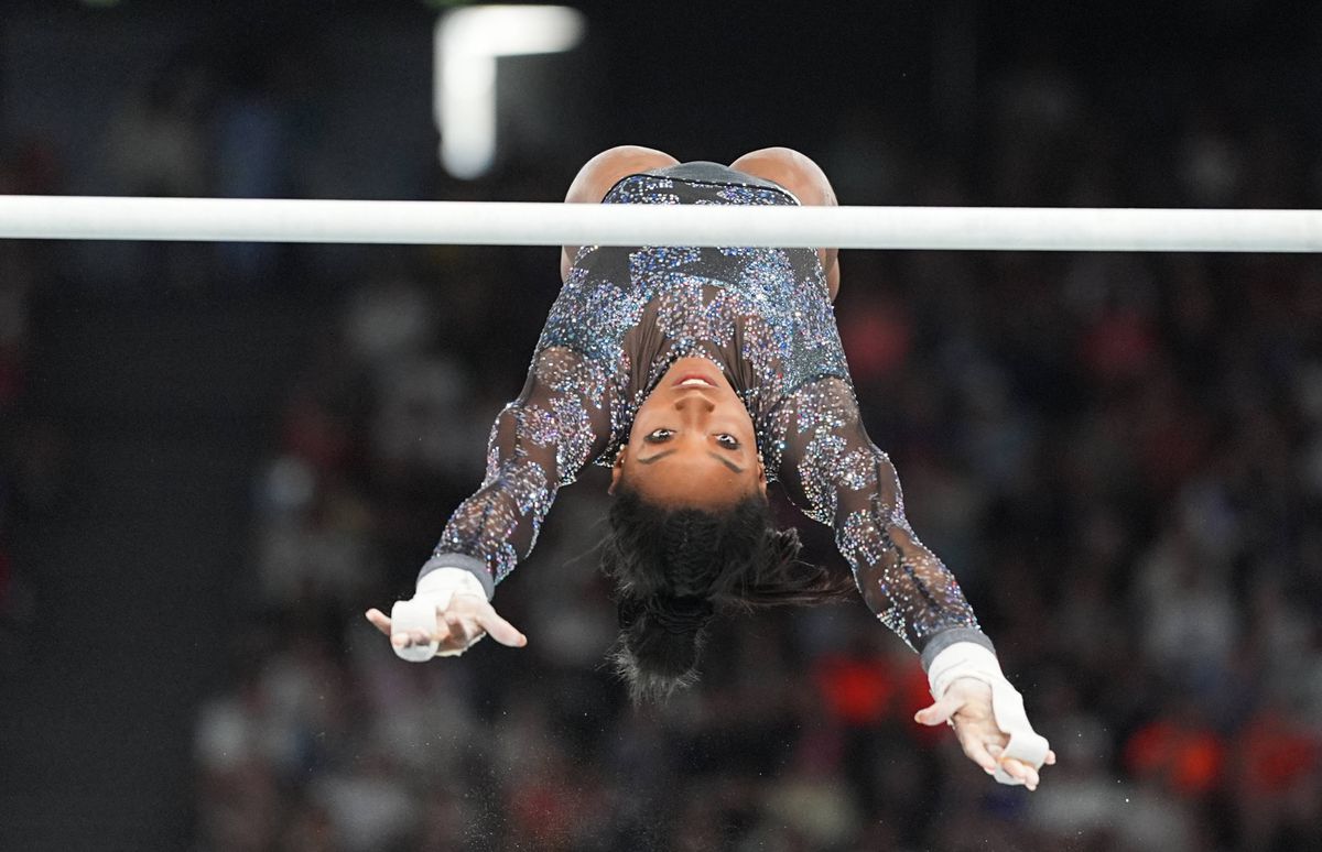 Simone Biles, în timpul calificărilor de gimnastică de la JO