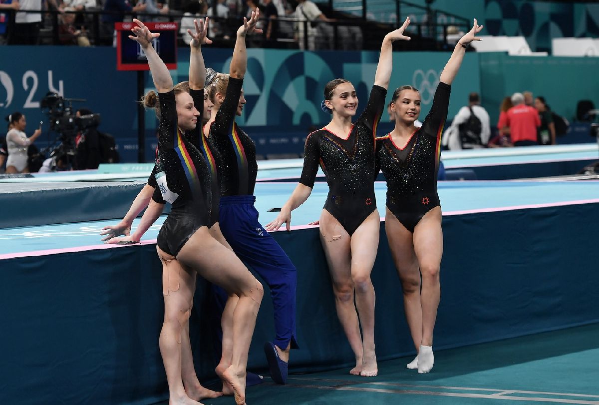 „Le promitem românilor că în finală va fi și mai bine!” » Sabrina Maneca-Voinea, declarații după calificări + Ce au spus gimnastele care au greșit la paralele