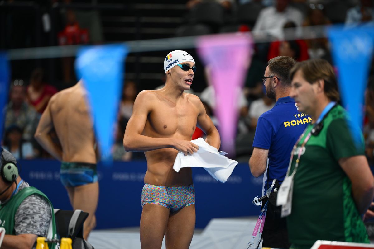 David Popovici, încălzire sub ochii lui Michael Phelps