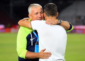 10 detalii observate de pe stadion la CFR Cluj - Universitatea Craiova » Înjurat fără oprire și decizia de ultimă oră a lui Dan Petrescu