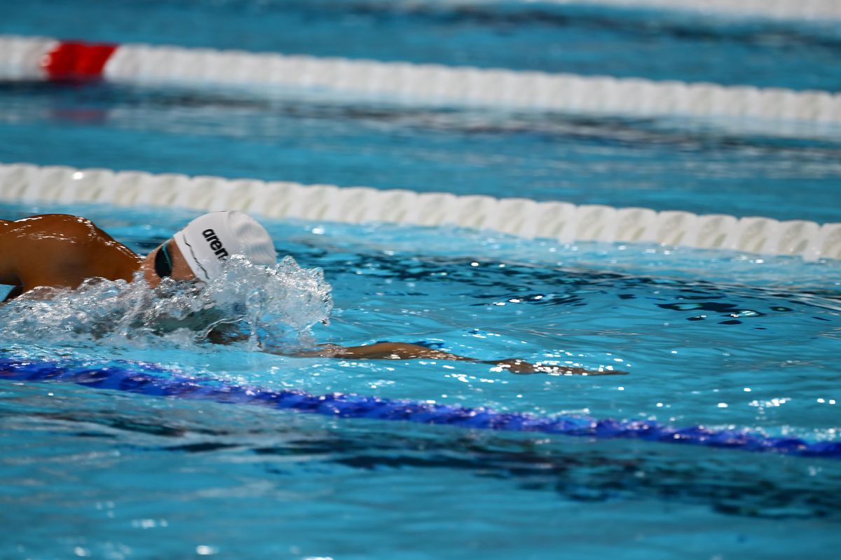 David Popovici, încălzire sub ochii lui Michael Phelps