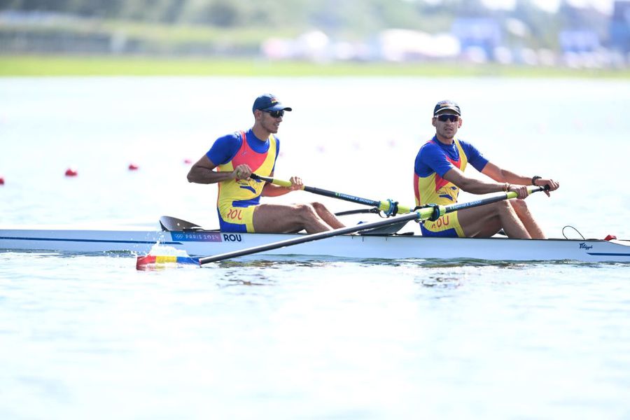 Prima barcă românescă în finală: 4 rame fete » Cozmiuc și Van Groningen și-au câștigat detașat seria la categorie ușoară, iar dublul rame Lehaci, Arteni în semifinale » Vrînceanu și Anghel, locul 1 clar în seria lor la dublu rame