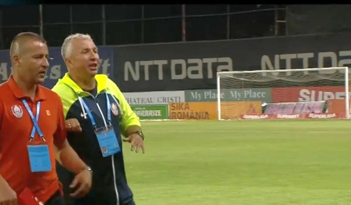 Dan Petrescu a depășit orice limită » Ieșire scandaloasă la adresa arbitrilor din CFR Cluj - Universitatea Craiova! Oprit cu greu de colaboratori