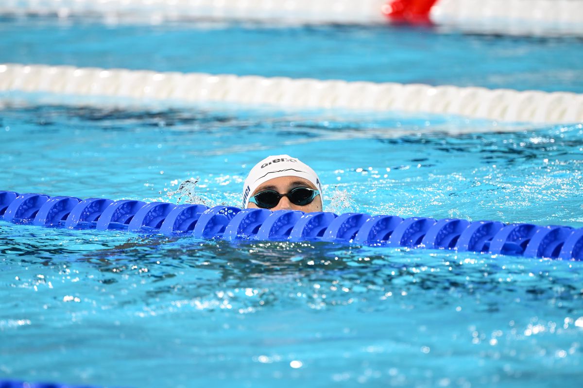 David Popovici, încălzire sub ochii lui Michael Phelps