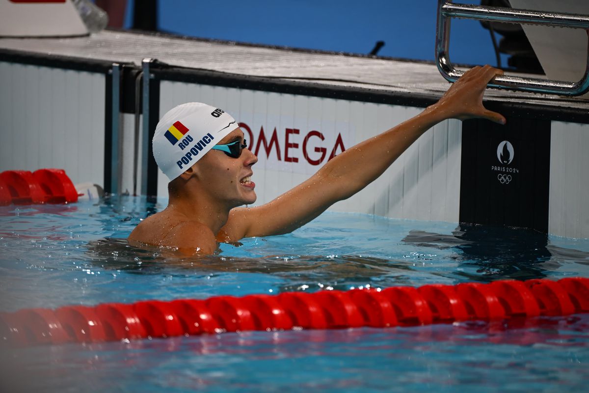 David Popovici, încălzire sub ochii lui Michael Phelps